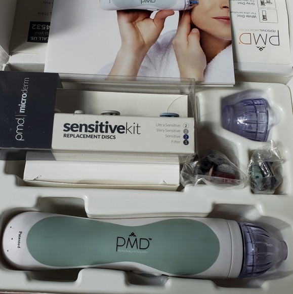 Microdermabrasion Kit - Picture 2 of 2